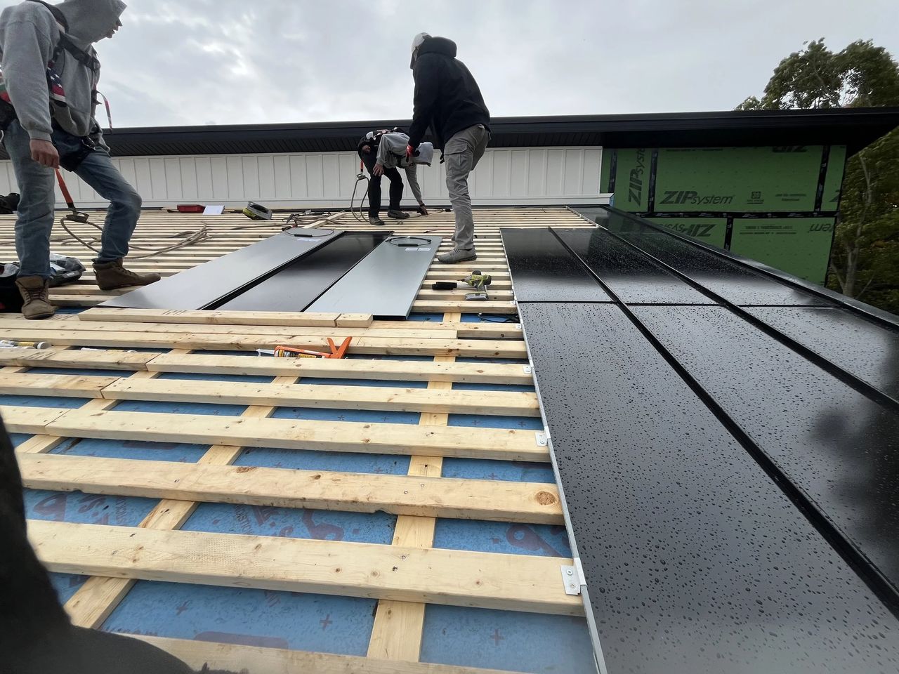 The First Roofit.Solar Roof in the U.S. Is Underway, image 3