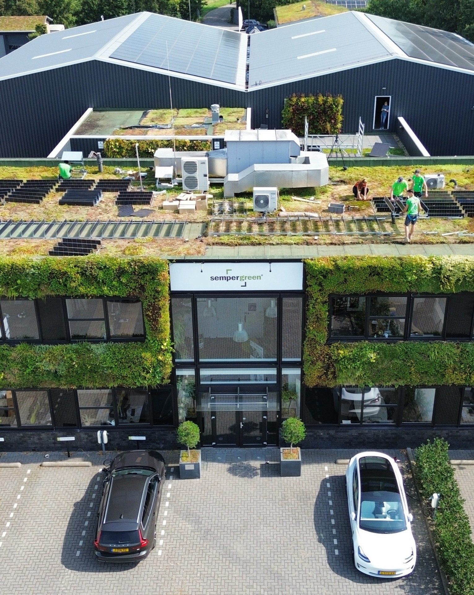 Over Easy Solar units on the Sempergreen headquarters green roof in the Netherlands